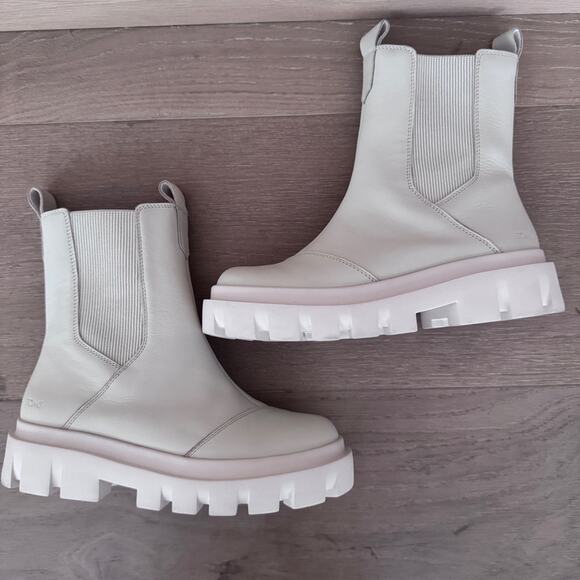 Toms Women's Rowan Water resistant Chelsea Boots in Light Sand Size 7.5 - Picture 7 of 11